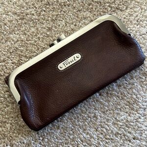 Fossil Vintage Kiss Lock Wallet Clutch